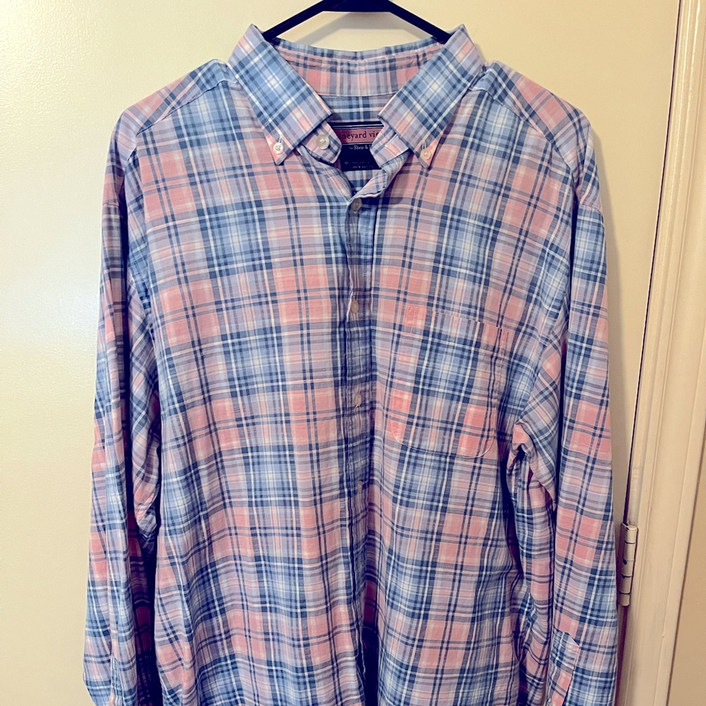 Men’s large Vineyard Vines murray pink and blue plaid shirt.